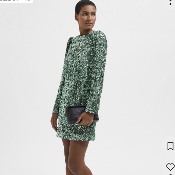 Green sequin dress. - Picture 1 of 6